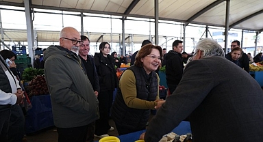 Başkan Hatice Gençay, Pazar Esnafının Yanında