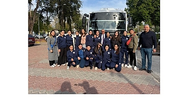 Başkan Topaloğlu’ndan voleybolculara moral desteği