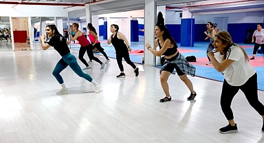 Bayraklı’da Kadınlara Ücretsiz “Tae-Bo” Dersleri Başladı
