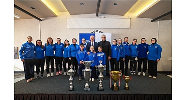 Büyükakın, Kağıtspor'un başarılı sporcularını tebrik etti