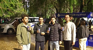 Büyükşehir’den öğrencilere sıcak çorba ikramı 