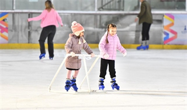 Büyükşehir Kültürpark ve Bostanlı’da buz pisti kuruyor