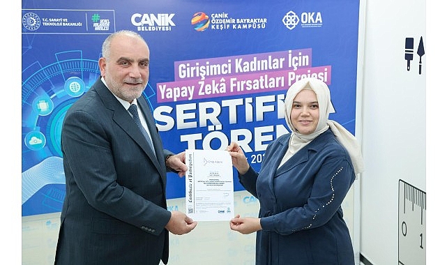 Canik Belediyesi'yle Yapay Zekâ Öğrenen Kadınların Sertifika Coşkusu