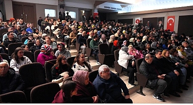 “Deliler Koğuşu” Keçiören’de İzleyicinin Yüreğine Dokundu