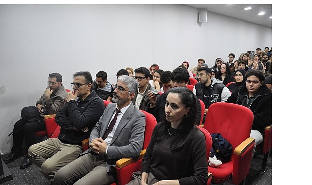 Duayen Savaş Muhabiri Coşkun Aral Egeli gençlerle buluştu