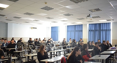 Ege Üniversitesinde engeller “Akran Mentörlüğü” ile aşılıyor