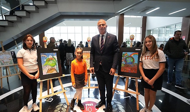 Gaziemirli çocuklar “Toprak” temalı resimleriyle iklim krizine dikkat çekti