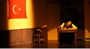 İstiklal Şairi Akif’e tiyatro sahnesinde vefa