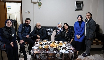 Kartepe’de Yalnızlıklar Paylaşılıyor