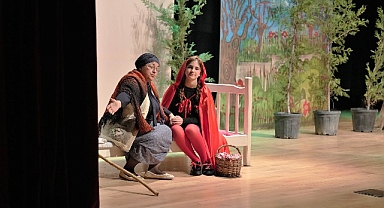 Kırmızı Başlıklı Kız Müzikali Keçiören’de Çocuklarla Buluştu