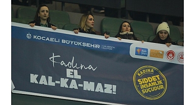  Kocaeli Stadyumu’nda kadına şiddete karşı güçlü mesaj verildi; “Kadına el kalkamaz”