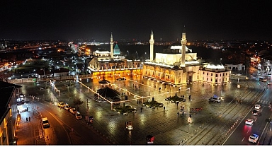 Konya Büyükşehir’in Şeb-i Arus Haftasına Özel Aydınlatmaları Şehri Renklendirdi