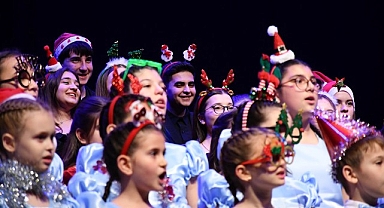 Lüleburgaz Belediyesi korolarından yeni yıl konseri