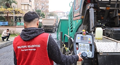 Maltepe’de Asfalt Seferberliği Sürüyor 