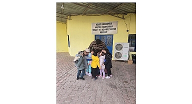 Miniklerden barınağa ziyaret