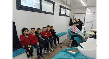 Mobil Kuaför Tırı öğrencilerin hizmetinde 