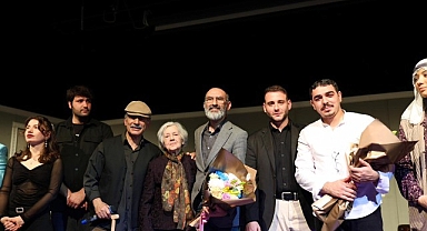 Özgür Aksoy Tiyatro Günleri'ne Görkemli Final