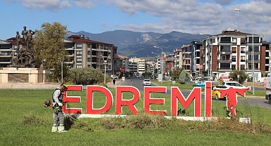 Park ve yeşil alanları ile nefes alan Edremit.. 