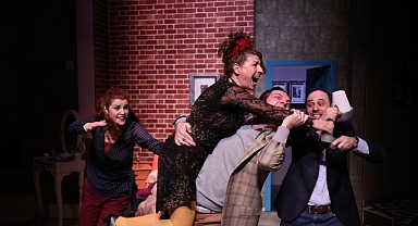 Şehrin Tiyatrosu “Yatak Odası Komedisi” Oyunuyla Ataşehir’de