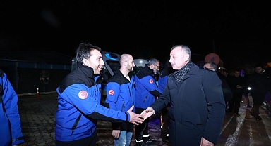 Başkan Büyükakın itfaiye ve sağlık çalışanlarını da unutmadı