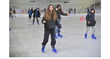 Başkan Dutlulu’dan Öğrencilere Karne Hediyesi