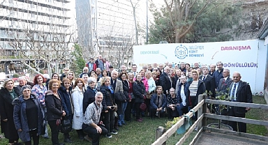 Başkan Şadi Özdemir emeklilerle bir araya geldi