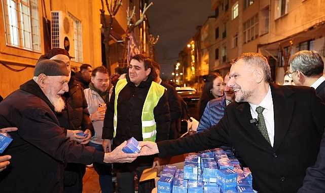 Başkan Vekili Akın’dan kandil simidi ikramı
