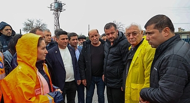 Başkan Vekili Özdemir, “Tüm ekiplerimizle sahadayız”