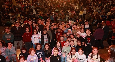 Belediye Başkanımız Rasim Arı’nın Çocuklara Hediyesi