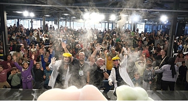 Çocuklar yorgunluklarını “Okula Bi’ Mola”da atıyor