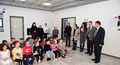 Çocukların Karnelerini Başkan Erkan Aydın Verdi