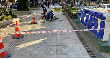 Cumhuriyet Bulvarı’nda granit taşlara düzenli bakım