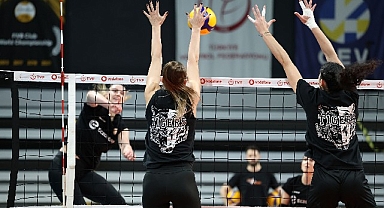 Eczacıbaşı Dynavit, İstanbul derbisinde VakıfBank deplasmanına çıkıyor