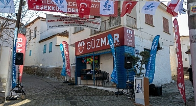Güzelbahçe’de GÜZMAR Nihat Bakkal Açıldı