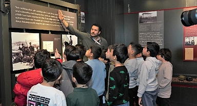 İlkokul öğrencilerinden Atatürk Ankara Milli Mücadele Müzesi'ne ziyaret
