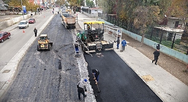 İzmir’de ulaşımı rahatlatan asfalt atağı