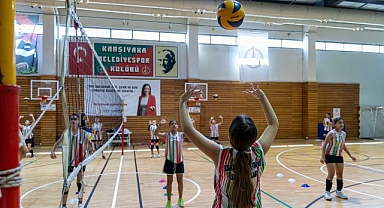 Karşıyaka Belediyesi’nden voleybol turnuvası