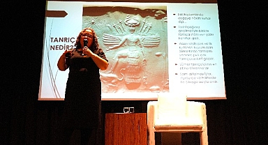 Maltepe’de “Kadınlar Tarih Konuşuyor” Söyleşisi