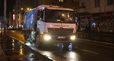 Nevşehir Belediyesi Ekipleri Atatürk Bulvarı’nda Temizlik Yaptı