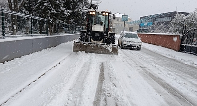 Nilüfer’de kar yağışına karşı kesintisiz mesai