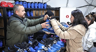Sömestir Eğlencesinin Adresi Ahmet Çalık Buz Pateni Pisti Oldu