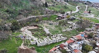 Tarihe yol açılıyor