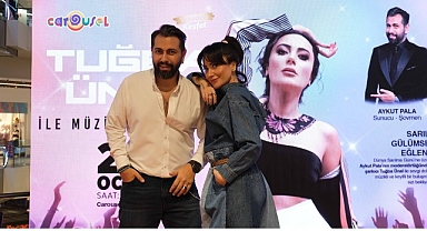 Tuğba Ünal, Dünya Sarılma Günü kapsamında hayranlarıyla buluştu