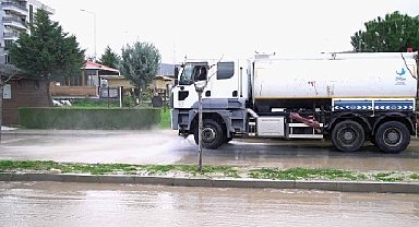 Aliağa Belediyesi Yağmur Sonrası Sahada