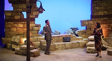 Bakırköy Belediye Tiyatroları'ndan 'Ay Tedirginliği' galası