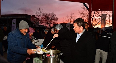 Başkan Erkan Aydın Panayır’da Vatandaşlarla Gönül Sofrasında Buluştu