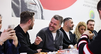 Başkan Görkem Duman Kozağaç’ta sahur sofrasında