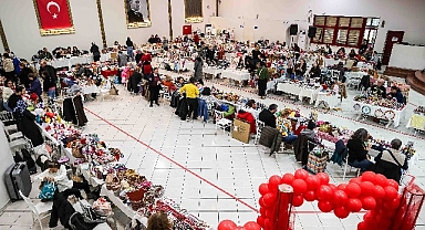 Buca Belediyesi Hediyelik Eşya Pazarı’na yoğun ilgi