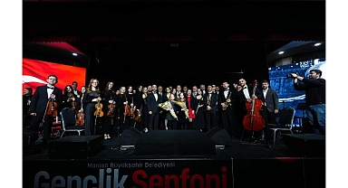 Büyükşehir’in Gençlik Senfoni Orkestrası İlk Konserinde Devleşti