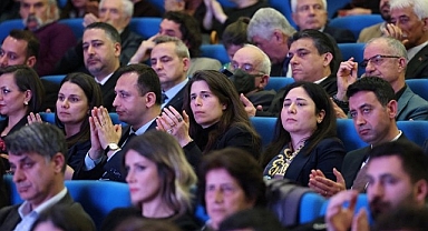 Çeşme Belediye Başkanı Lâl Denizli, “İzmir’de Afet” söyleşisinde Çeşme’nin afet hazırlık modelini anlattı